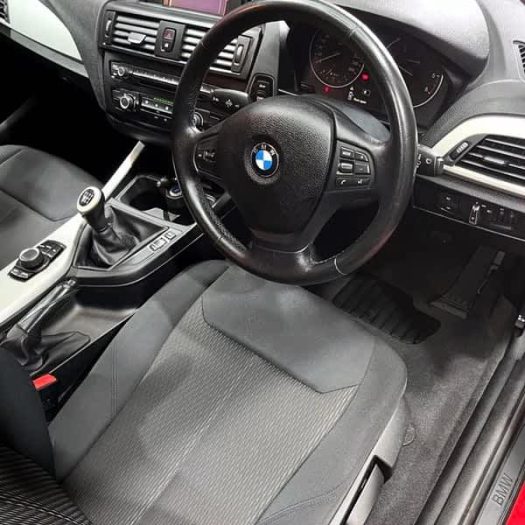 Express interior vacuuming and dashboard dust-down for a clean cabin.