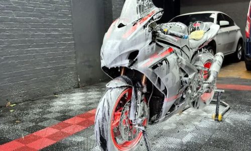 Motorbike detailed wash and wax at Invi Detailing (Car Valet Hero Dublin 7) background image.